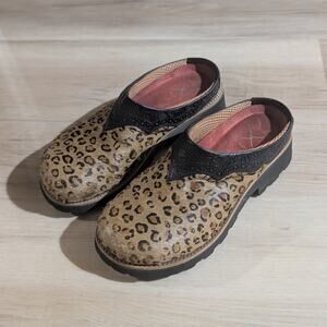 Twisted X | Distressed Leopard Leather Barn Burner Clogs Mules Women | Size 7.5